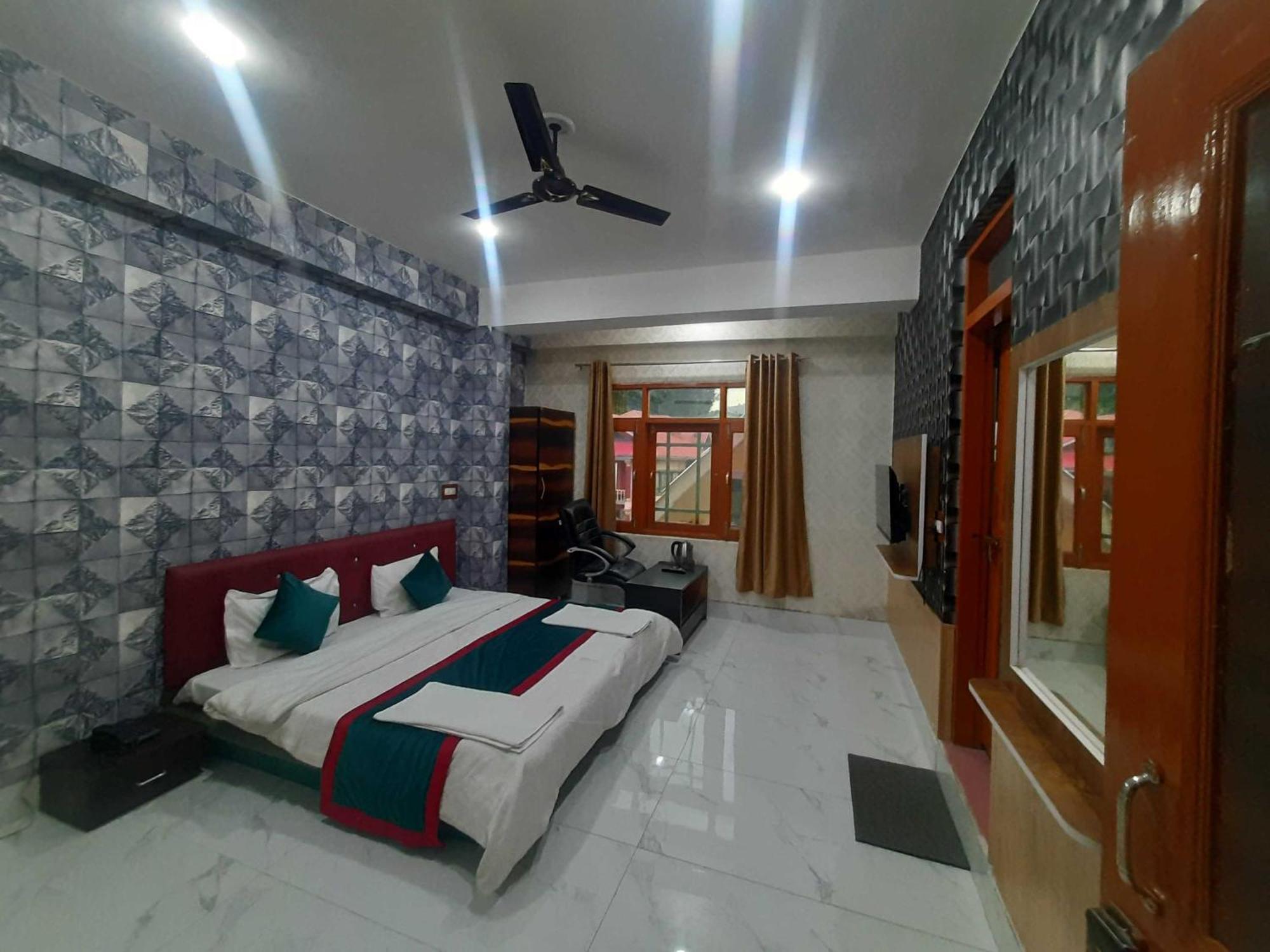 Srīnagar Hotel O Graceland מראה חיצוני תמונה