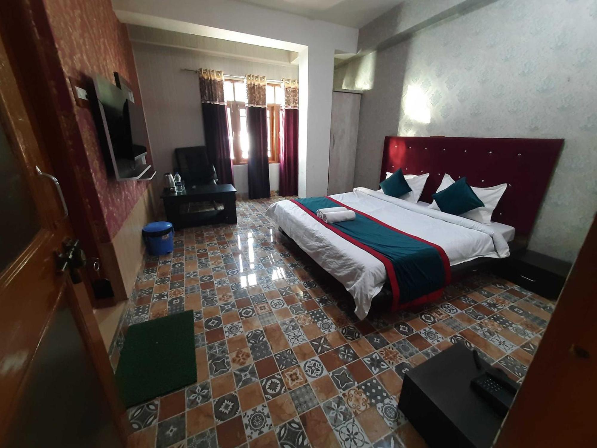 Srīnagar Hotel O Graceland מראה חיצוני תמונה